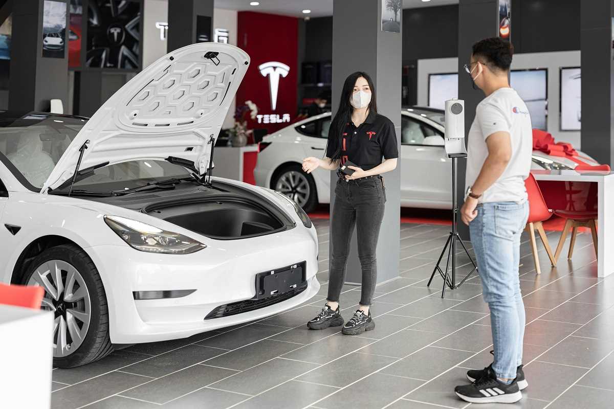 Compact EV Shootout: Tesla Model 3 vs. Polestar 2 vs. BMW i4